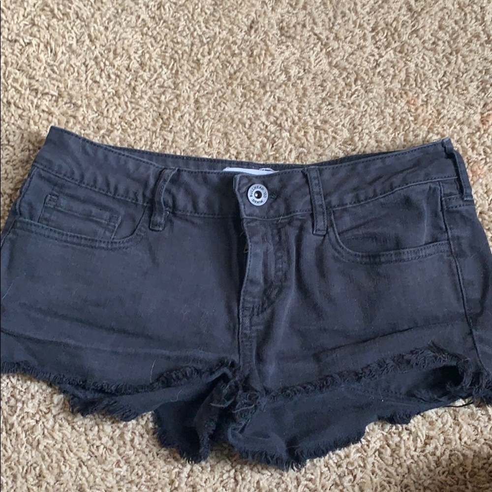 Bullhead black shorts